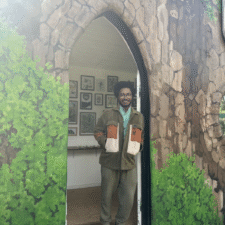 Meet Alain Rasolo, Wildlife Artist in Ranomafana, Madagascar
