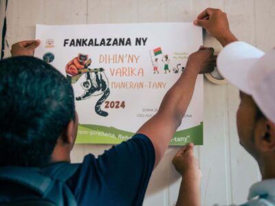 A sign advertising a World Lemur Festival event in Toamasina. A sign advertising a World Lemur Festival event in Toamasina.
Photo: Diamondra Ranaivoson.