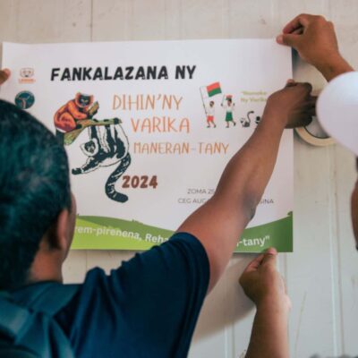 A sign advertising a World Lemur Festival event in Toamasina. A sign advertising a World Lemur Festival event in Toamasina.
Photo: Diamondra Ranaivoson.